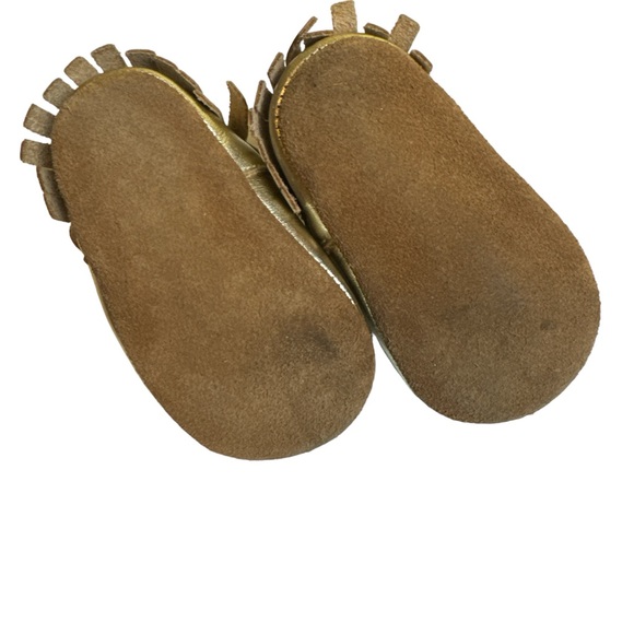 🌟 Adorable Liv & Leo Gold Fringe Moccasins Soft Sole Girl Size 6-12 months - Picture 8 of 8